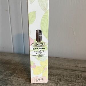 Clinique Even Better Primer - pore defying